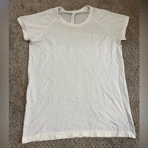 Lululemon Size 14 Swiftly Tech Short Sleeve Shirt 2.0 *Hip Length